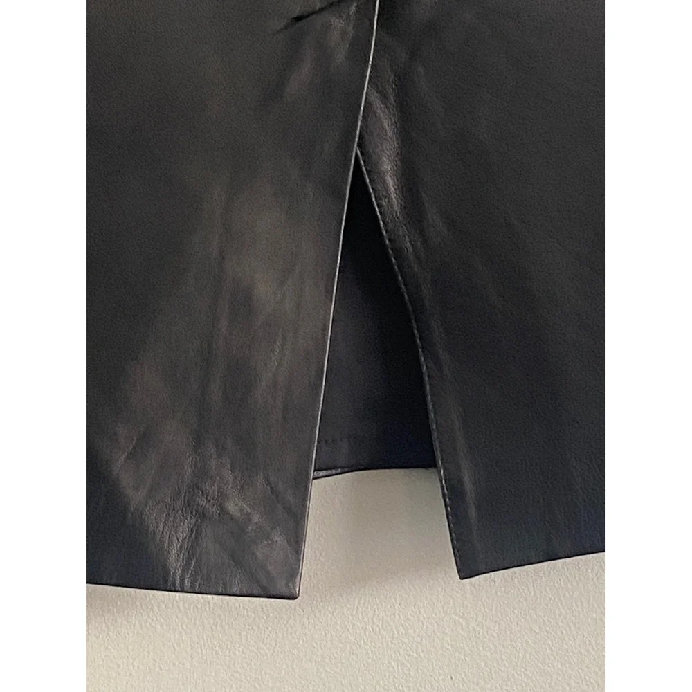 Classic Talbots Lambskin Leather Straight Pencil Skirt
Size 8 - Picture 7 of 10